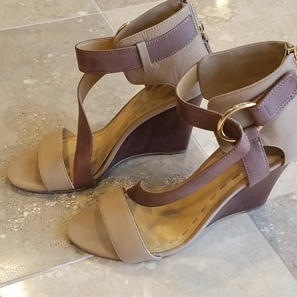 Leather wedge shoes